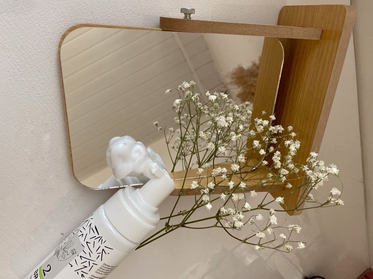 Eyelash Extension Before and Aftercare Guide Professional eyelash extensions with a focus on proper lash preparation and aftercare
